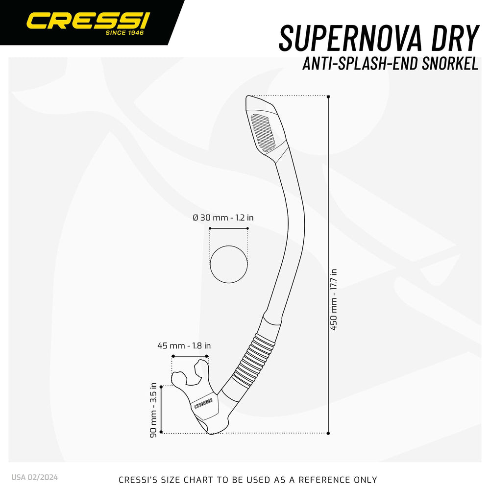 Cressi Supernova Dry en uso con máscara en la costa para snorkel sin complicaciones