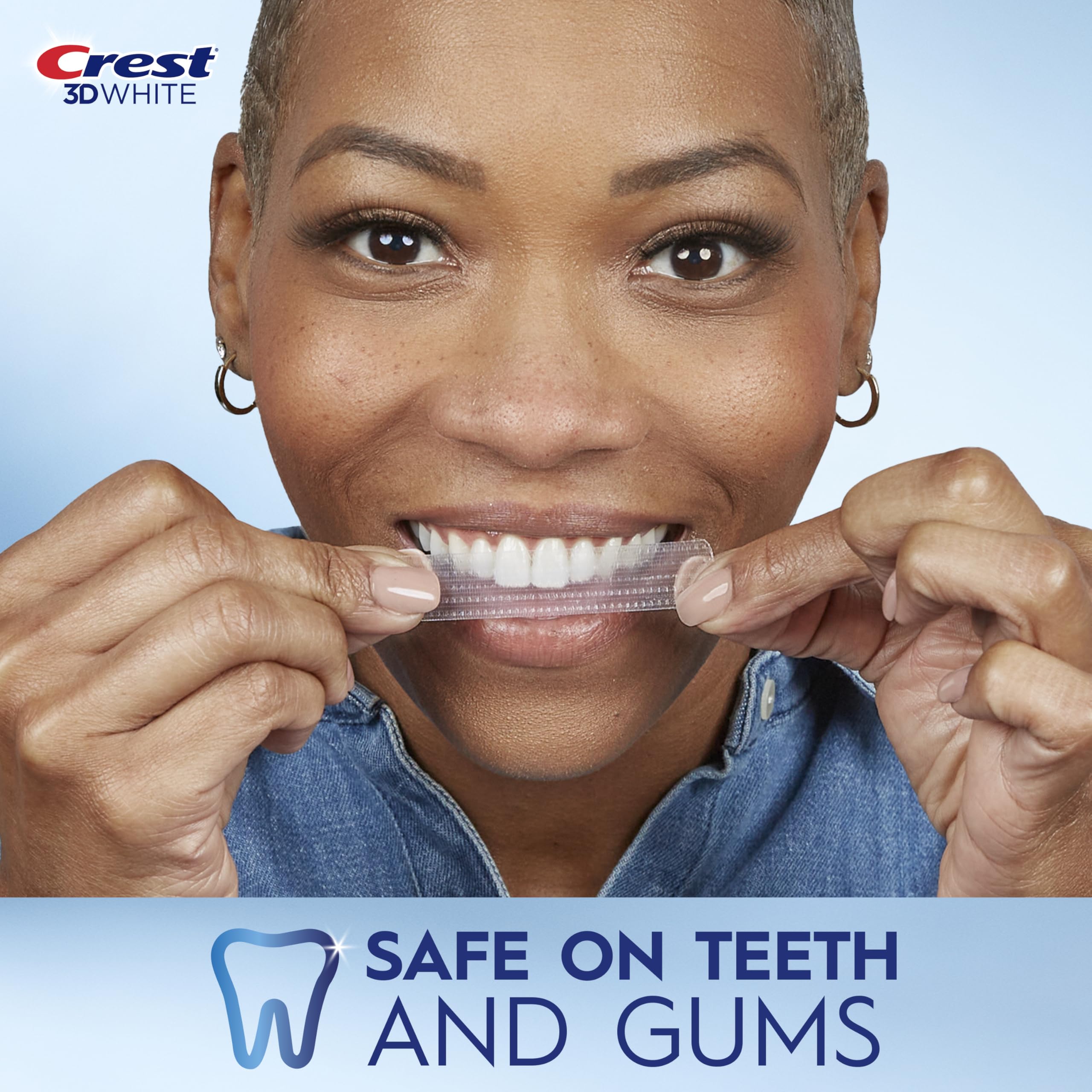 Crest 3D Whitestrips aplicación en dientes inferiores con comodidad