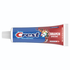 Crest tubo abierto con cantidad de pasta listo para uso diario