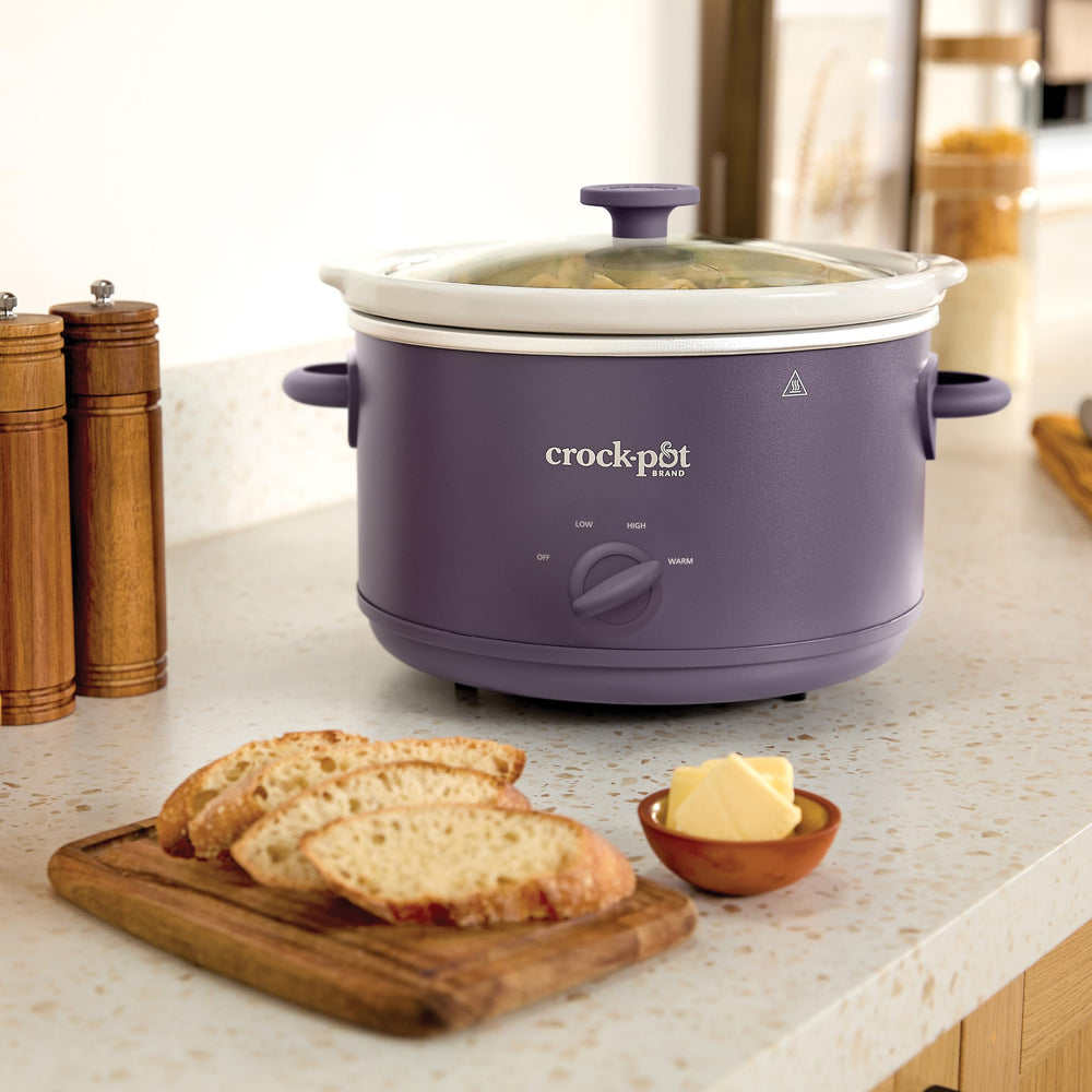 Crock-Pot Purple Potato en una cocina ambientada mostrando uso diario práctico