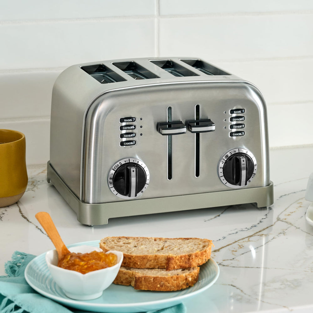 Cuisinart ranuras extra anchas mostrando pan grueso y versatilidad