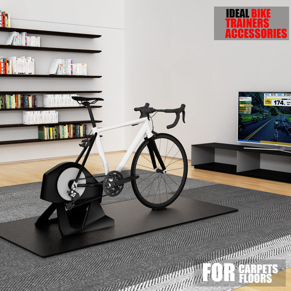 Cycleclub esterilla en salón con equipo de ejercicio, aspecto discreto y profesional