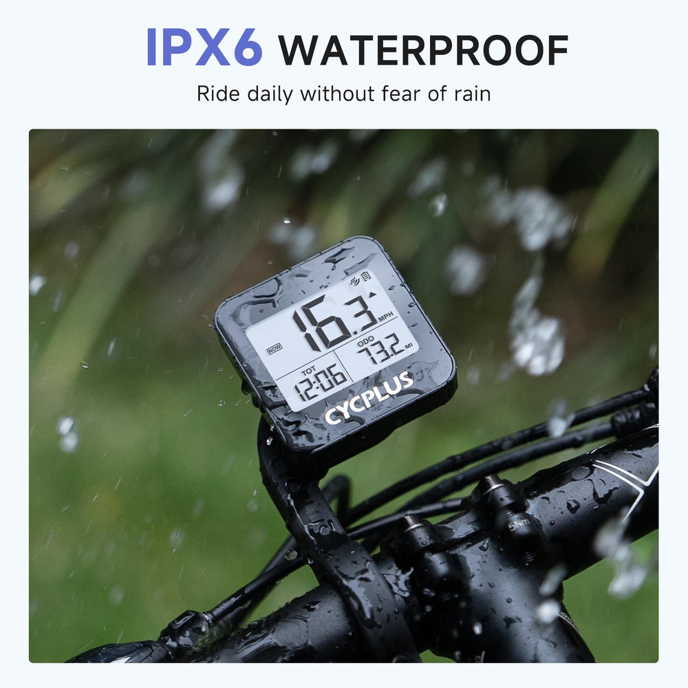 CYCPLUS G1 bajo lluvia demostrando protección IPX6