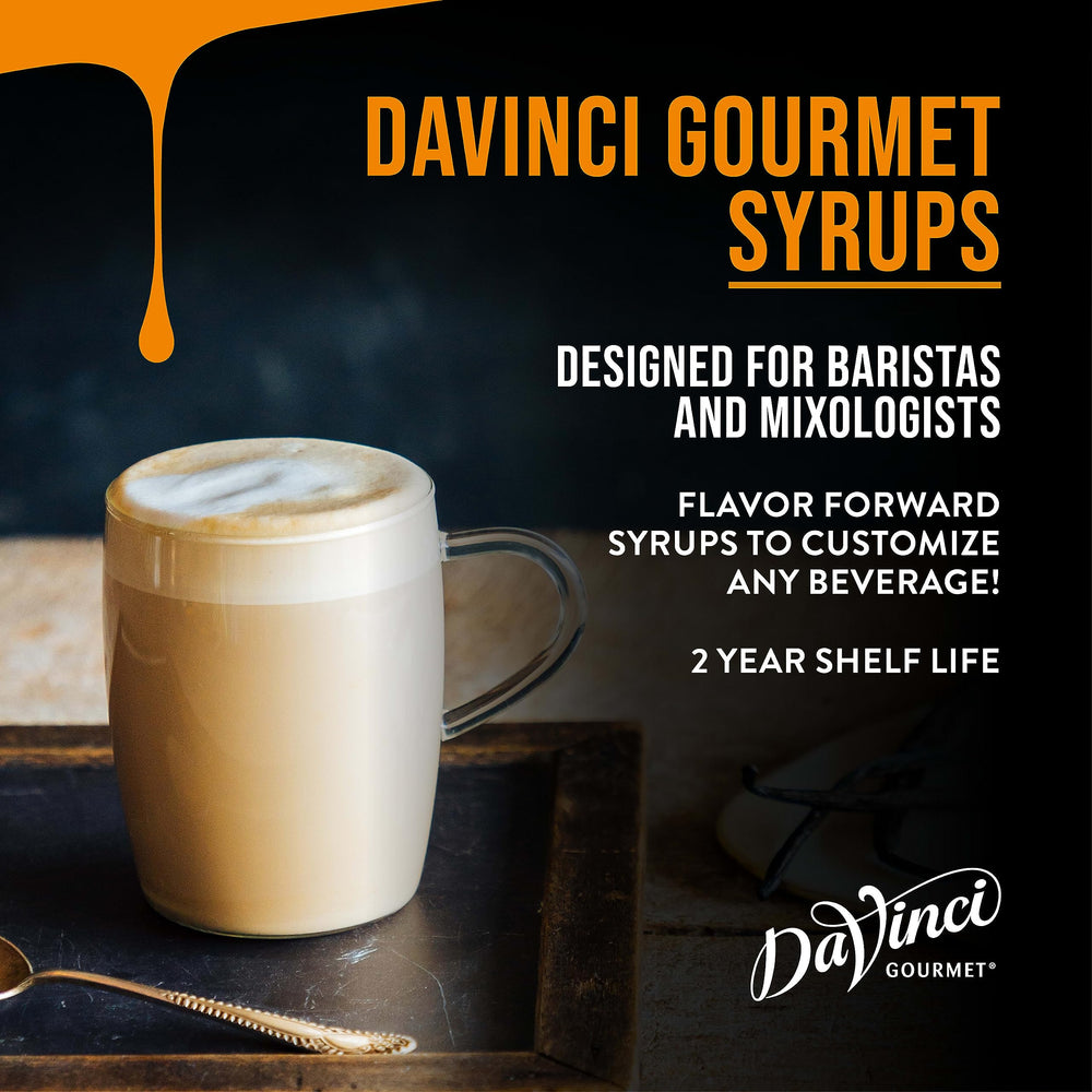 DaVinci Gourmet jarabe vertido en café resaltando sabor frutal