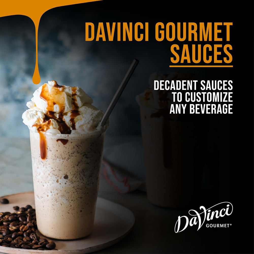 DaVinci Gourmet vertido en vaso con café aportando sabor y acabado visual