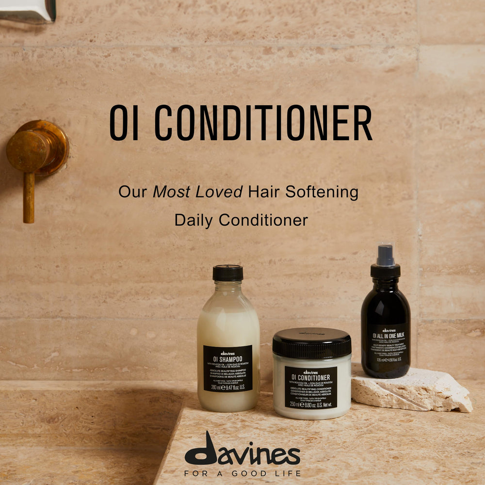 Davines OI textura cremosa en palma que nutre y facilita el peinado
