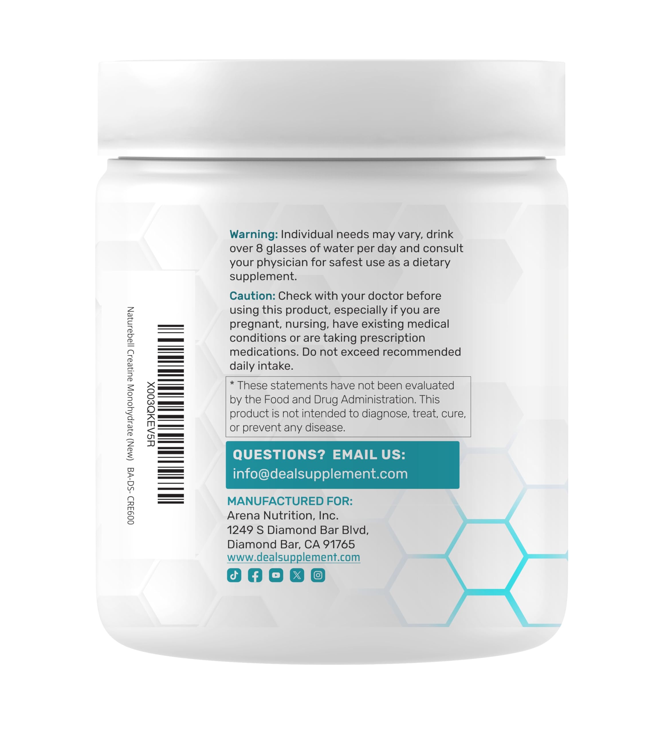 Escena en gimnasio con DEAL SUPPLEMENT al lado de equipo para uso pre y post entreno
