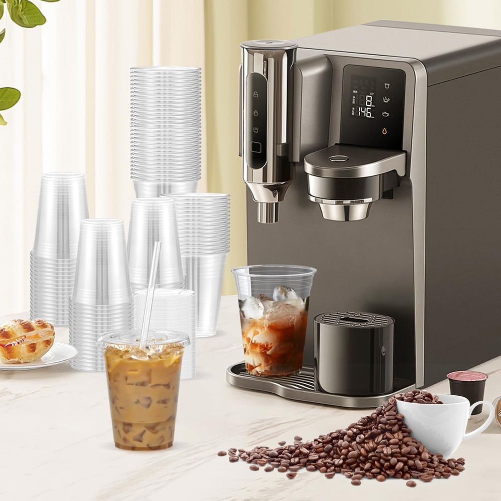 Dealusy vaso en uso con café helado mostrando conveniencia para llevar