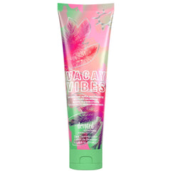 Devoted Creations frasco Vacay Vibes frente mostrando etiqueta tropical y benefício de bronceado