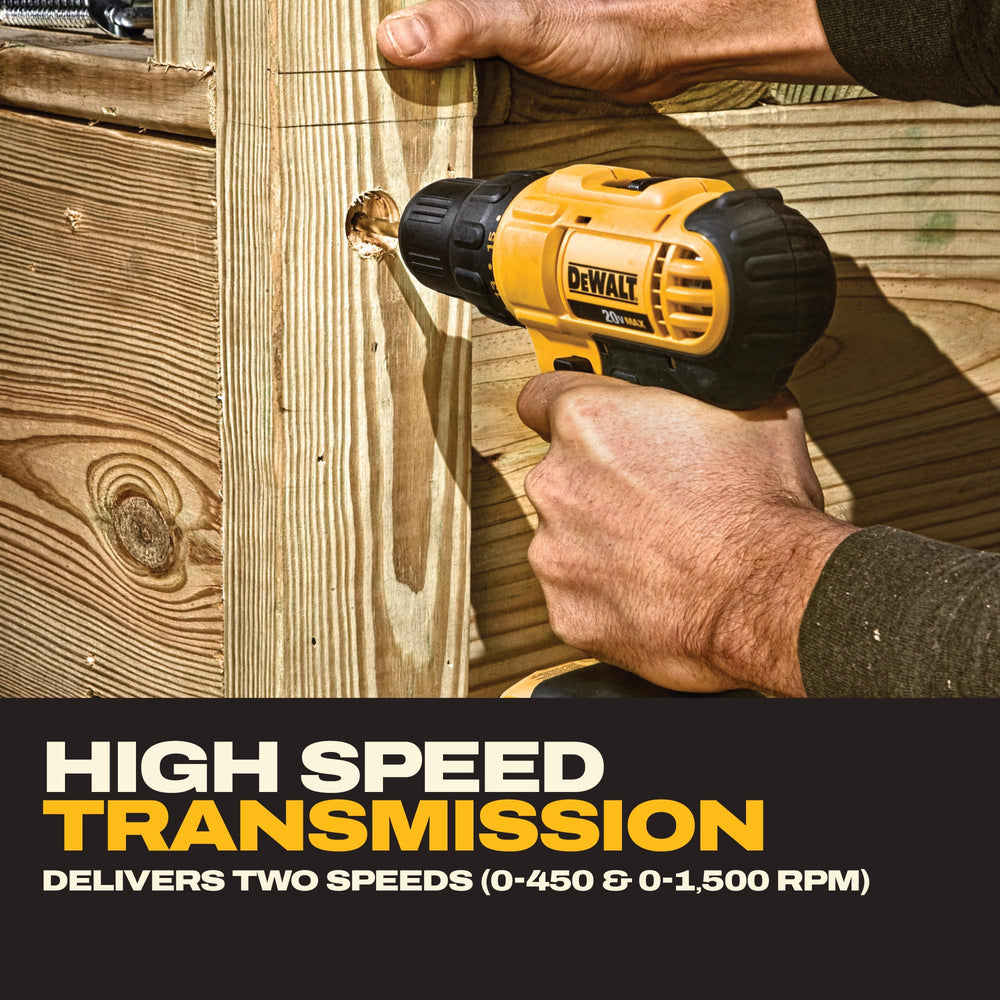 DEWALT taladro junto a una regla para comparación de tamaño portátil