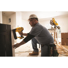 DEWALT DCN680B detalle de micro punta para mejorar precisión
