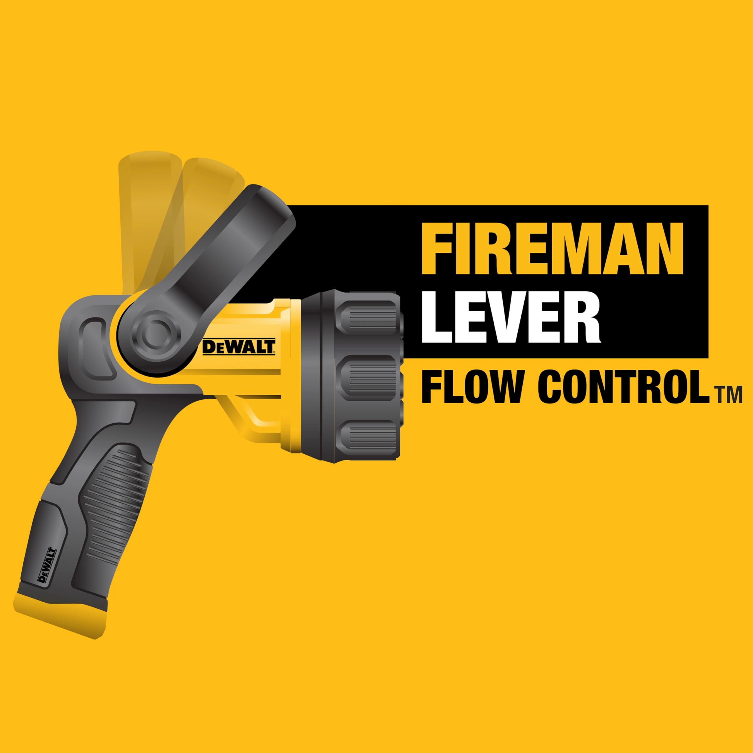 DEWALT Hydro Cannon llenando cubo, eficiencia en tareas exteriores