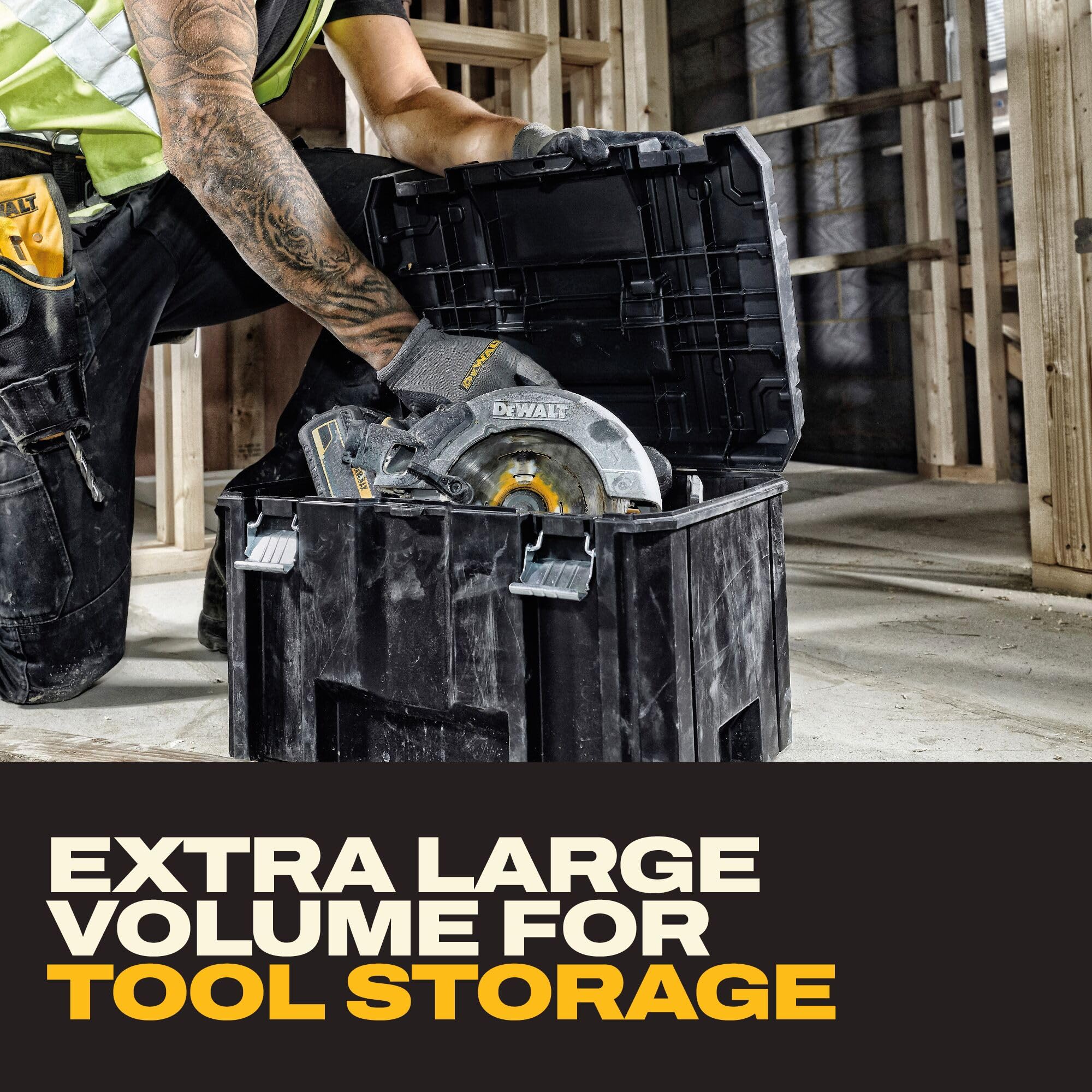 DEWALT asa bimaterial con agarre cómodo para transporte estable