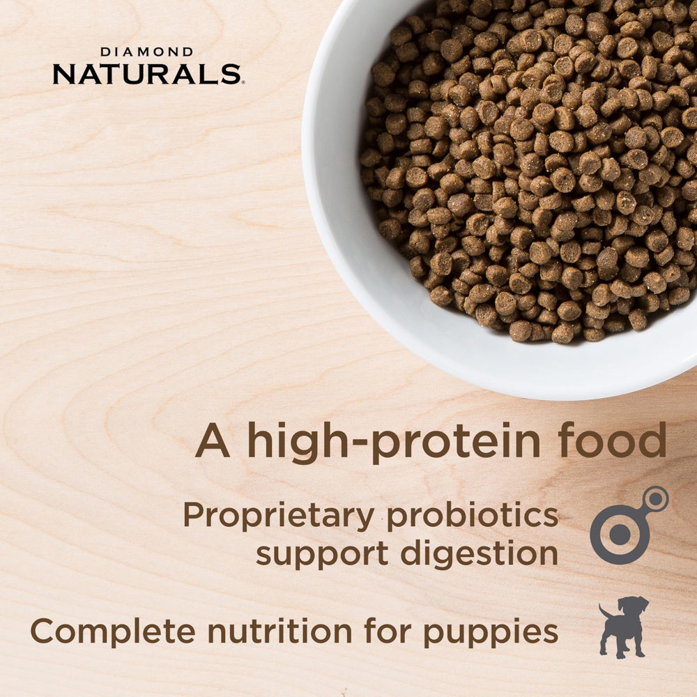 Diamond Naturals detalle de croqueta pequeña fácil de masticar para cachorros