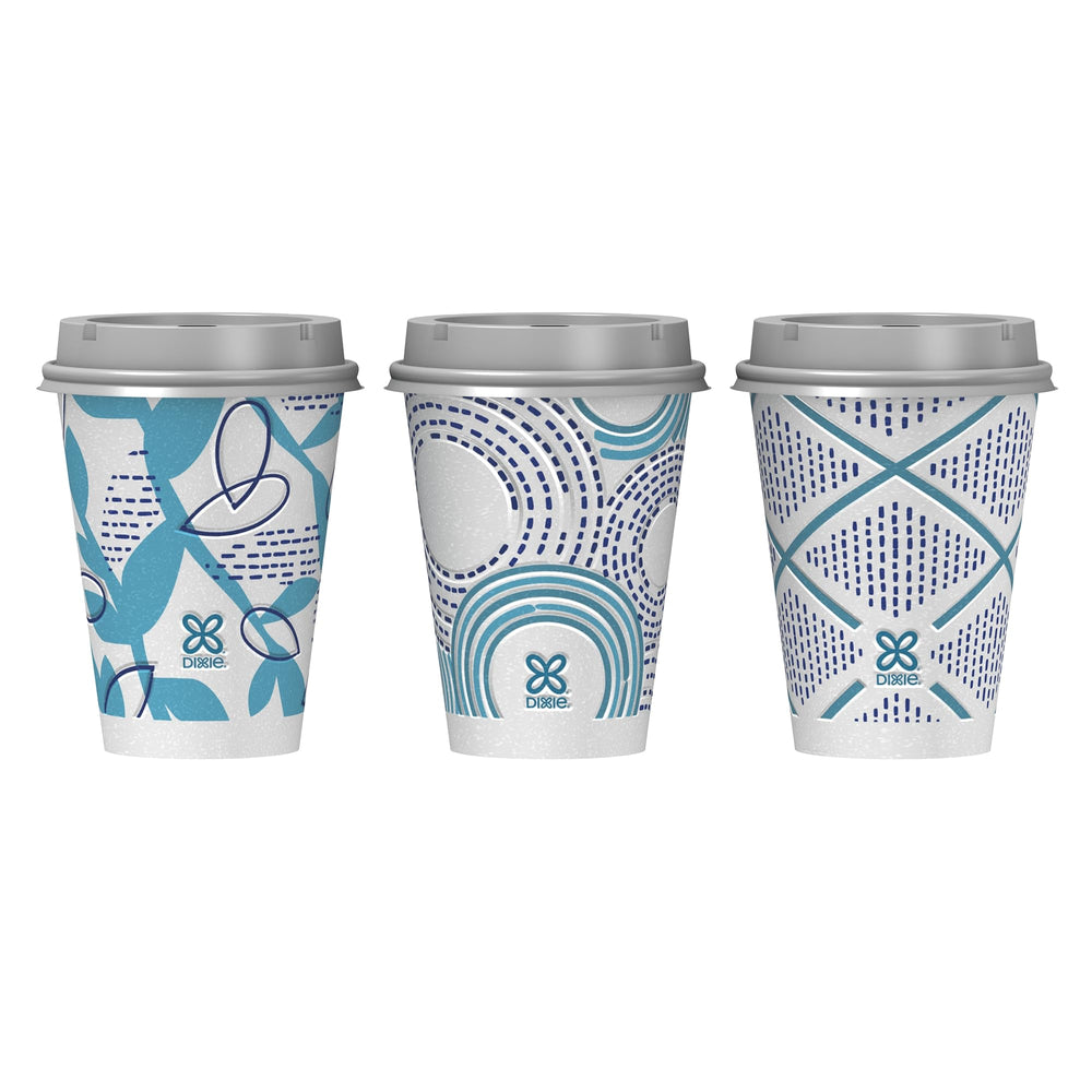 Dixie vaso de papel 12 oz con tapa mostrando ajuste seguro