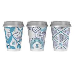 Dixie vaso de papel 12 oz con tapa mostrando ajuste seguro
