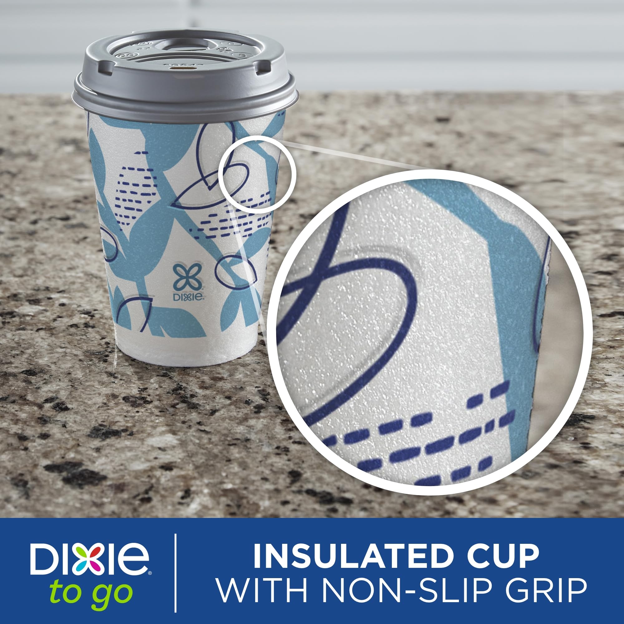 Dixie vaso colocado en portavasos de coche para traslado seguro