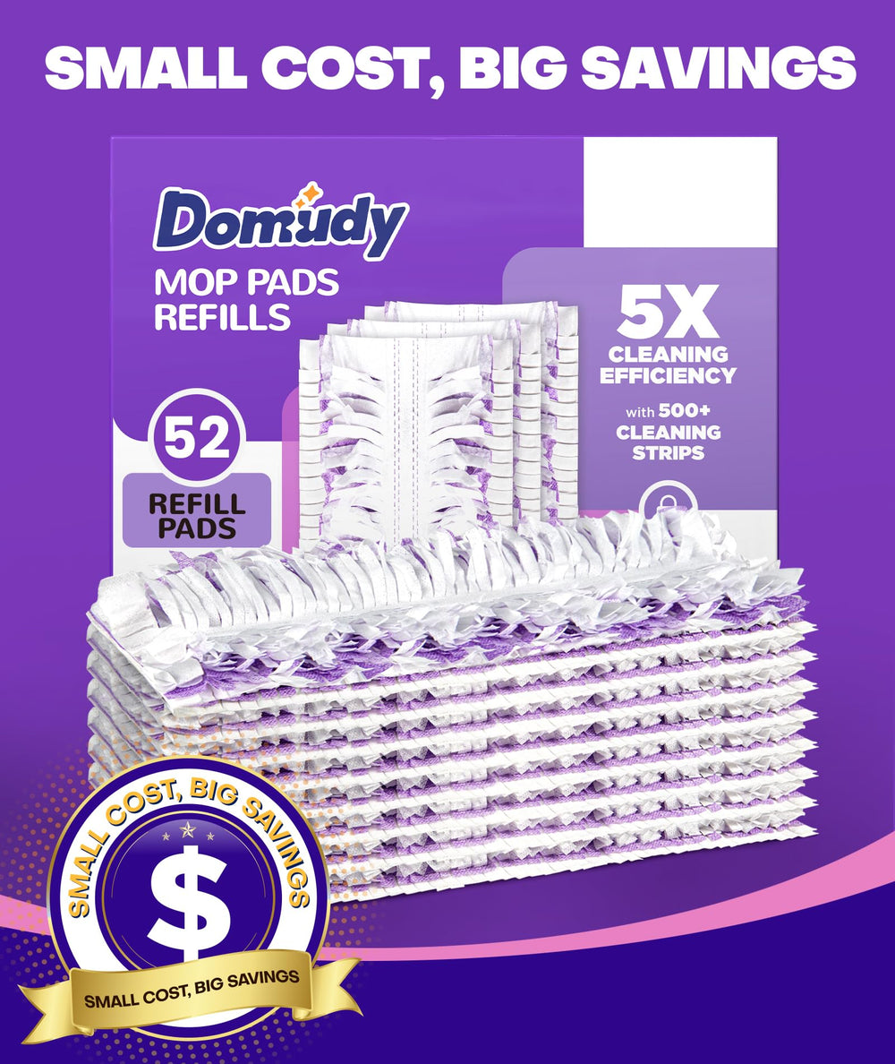 Domudy familia y mascota en sala tras limpieza rápida, hogar más higiénico