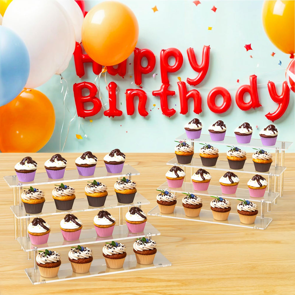 Dooiclear sosteniendo cupcakes en una mesa de evento, presentación profesional