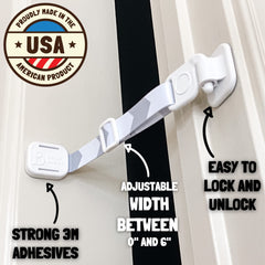 Door Buddy instalado en puerta con caja de arena, mantiene perros fuera
