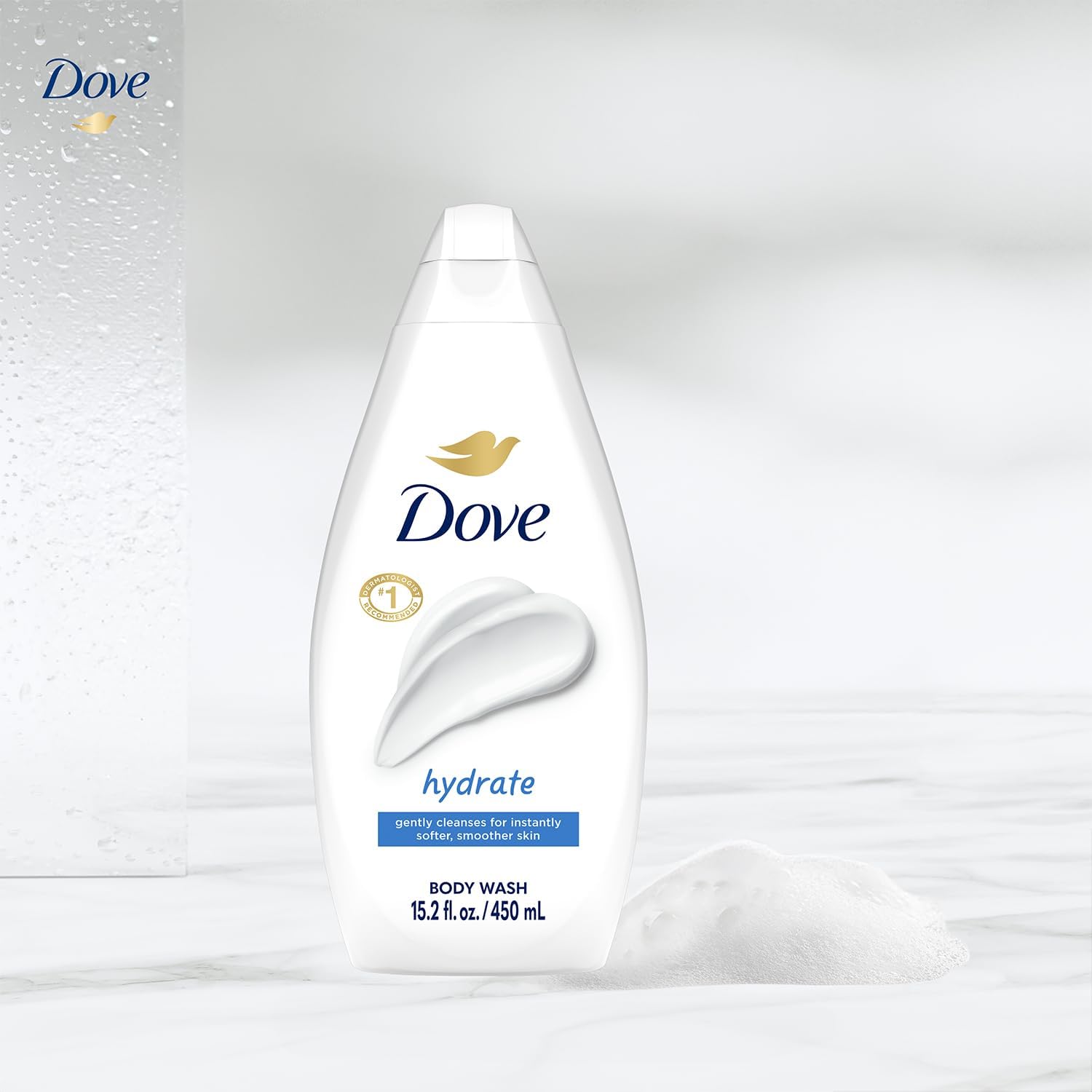 Dove gel en uso en la ducha para limpieza suave diaria