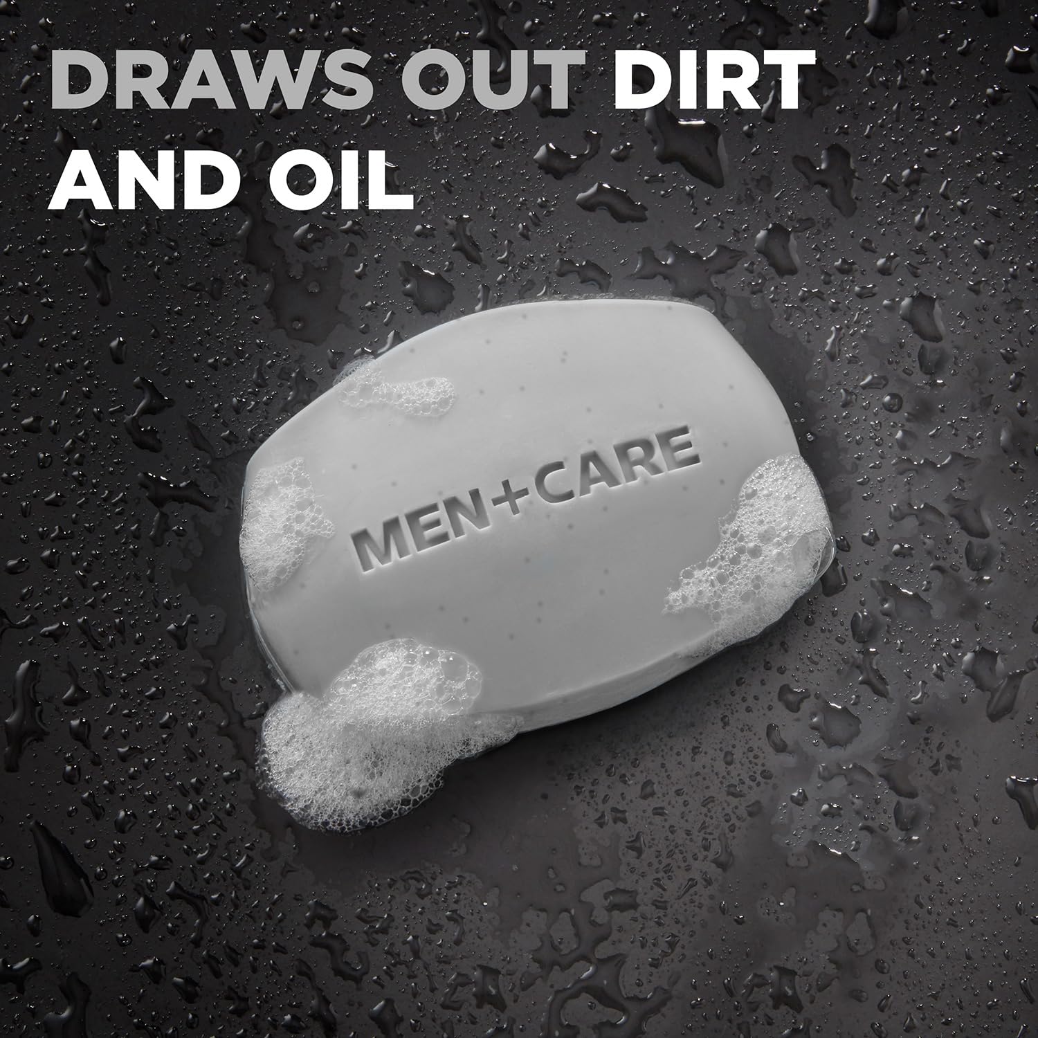 Dove Men+Care barra siendo usada en la ducha mostrando fácil aplicación