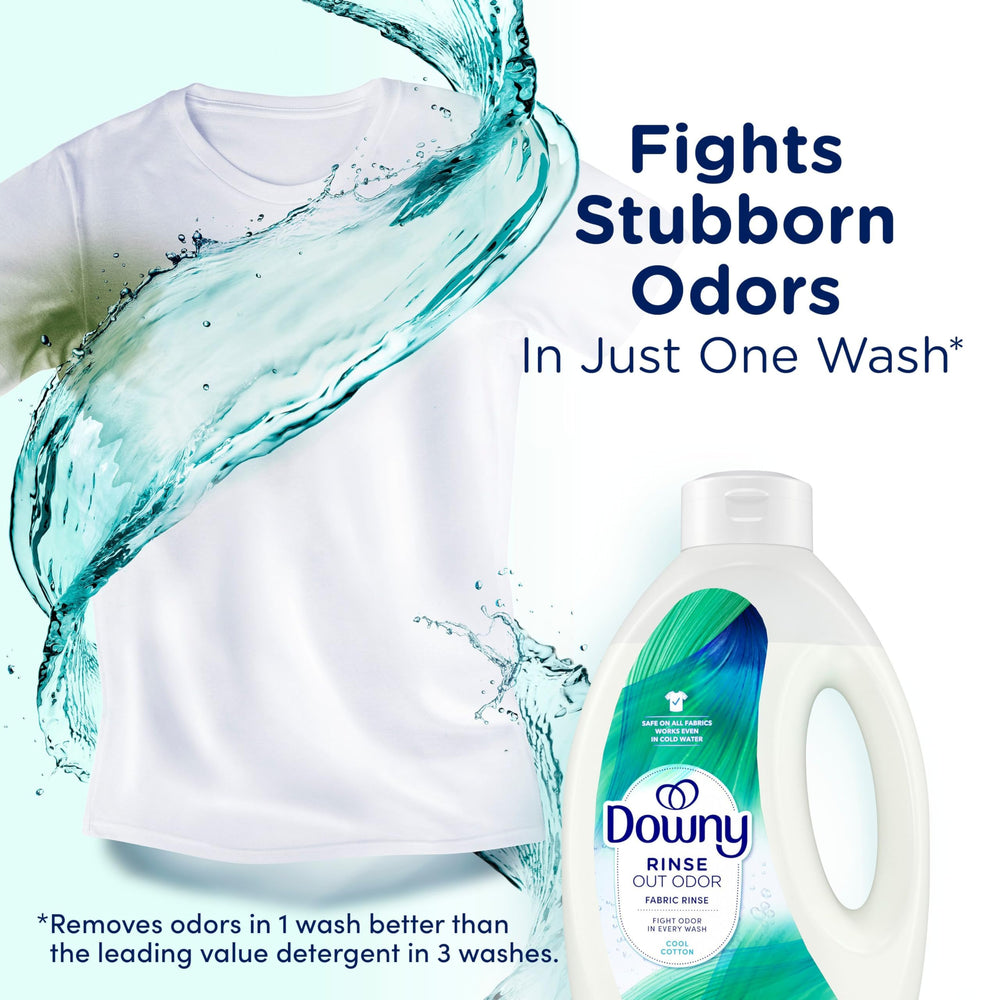 Downy Rinse vertido en dispensador para uso fácil y rápido