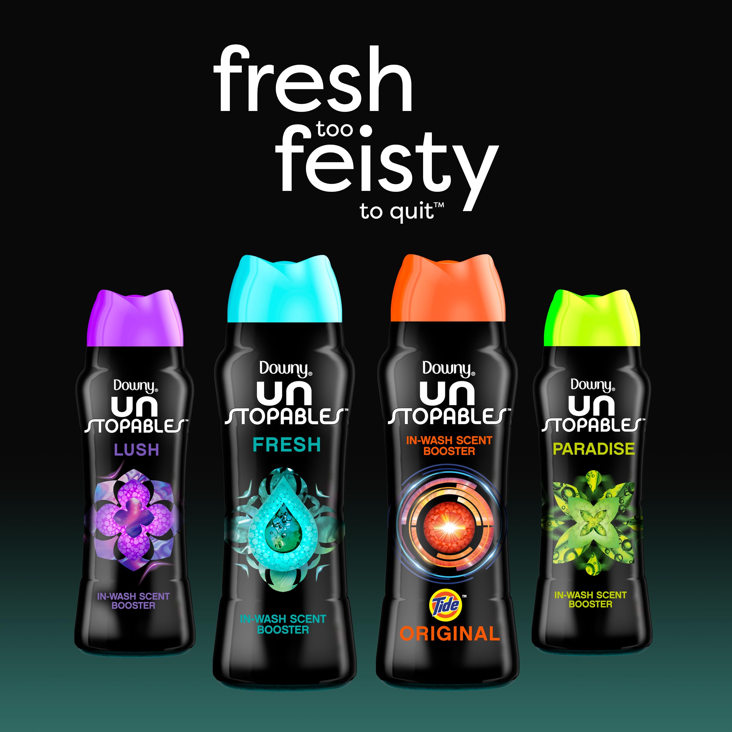Perlas Downy Unstopables vertiéndose en el tambor de la lavadora para aroma continuo durante lavado