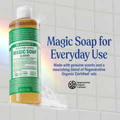 Espuma cremosa del jabón de almendra Dr. Bronner's ilustrando limpieza suave y enjuague fácil