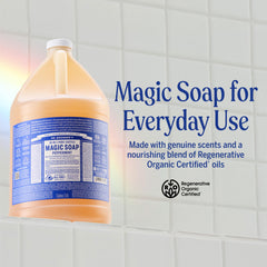 Dr. Bronner's espuma densa mostrando textura y limpieza eficaz