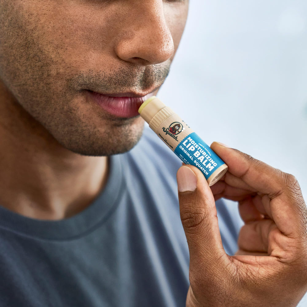 Dr. Squatch comparación de tamaño mostrando 65% más producto que stick estándar