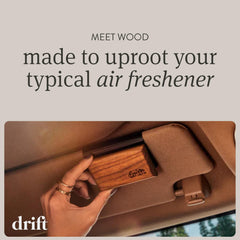 Detalle de textura de madera Drift con acabado natural y difusión constante