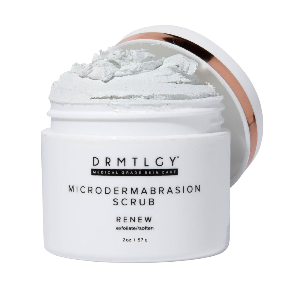 DRMTLGY envase frontal del exfoliante muestra etiqueta clara y beneficios