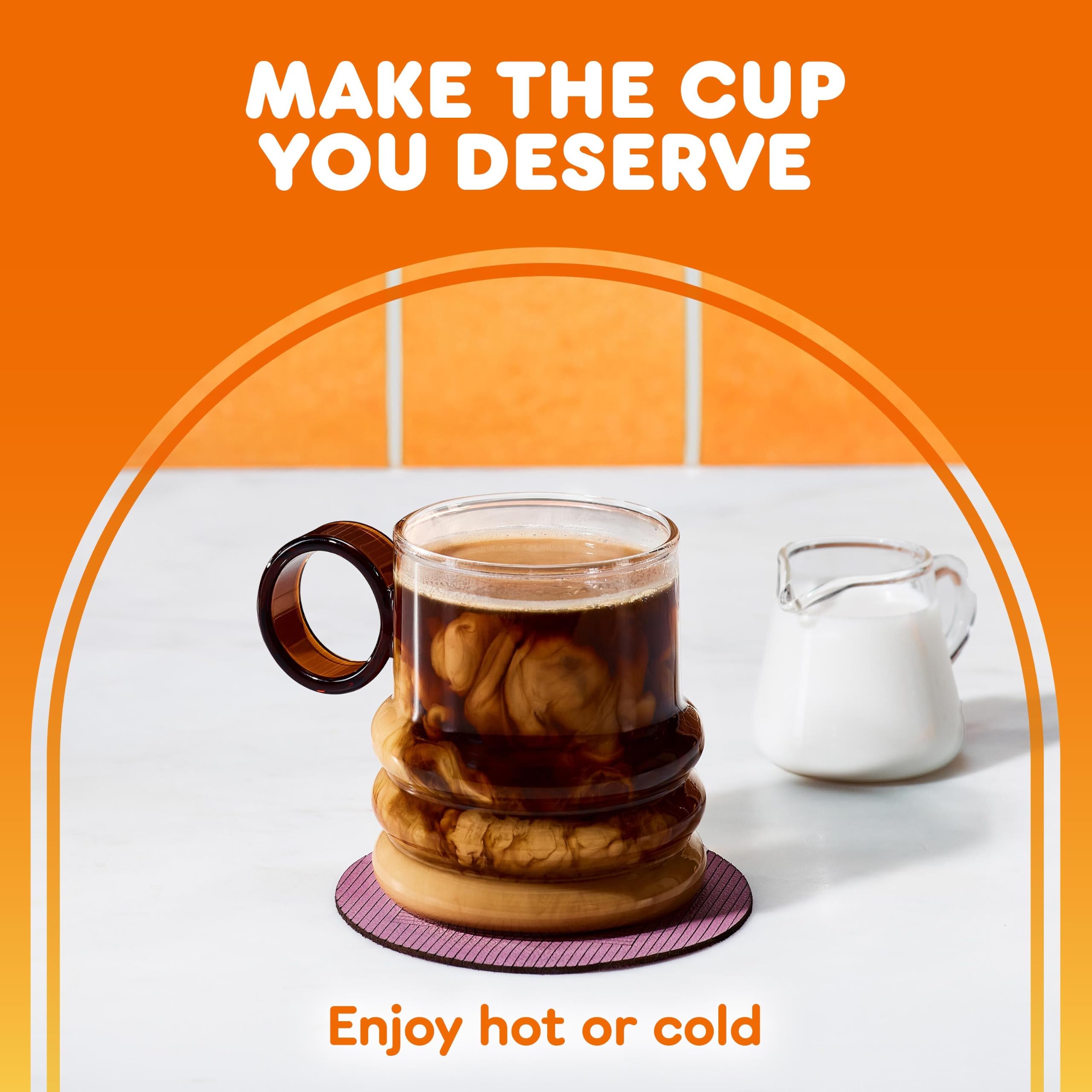 Dunkin' cápsula insertada en Keurig demostrando compatibilidad