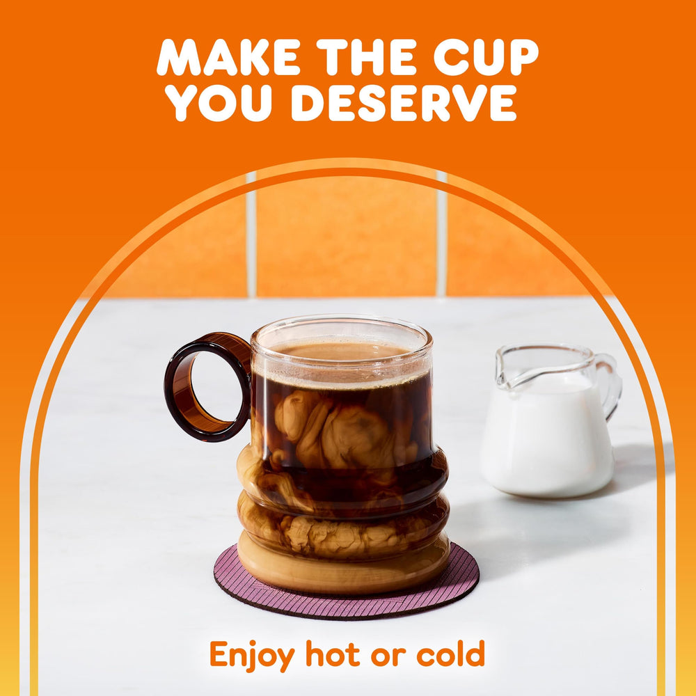 Dunkin' cápsula insertada en Keurig demostrando compatibilidad