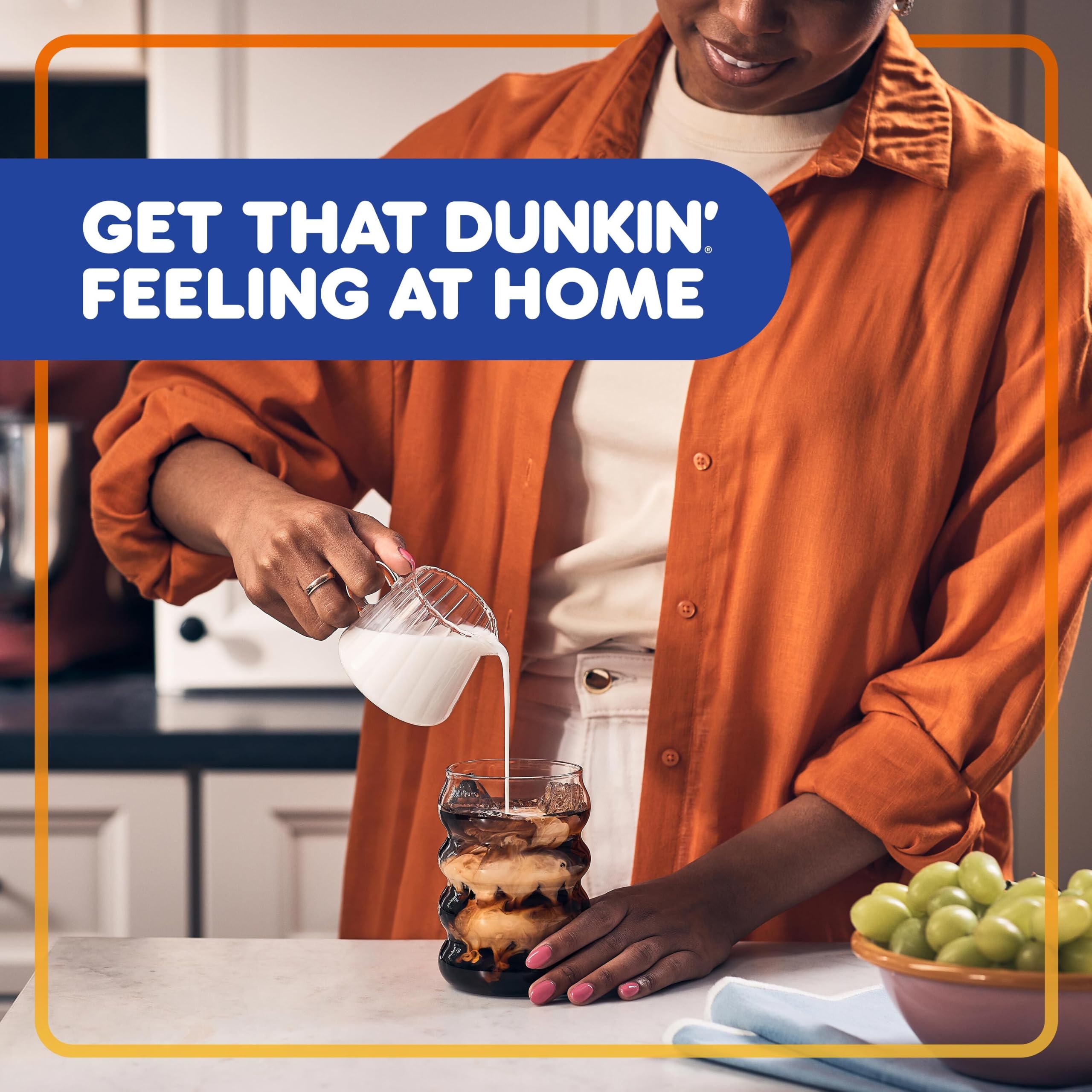 Dunkin' comparación de tamaño con mano para escala real