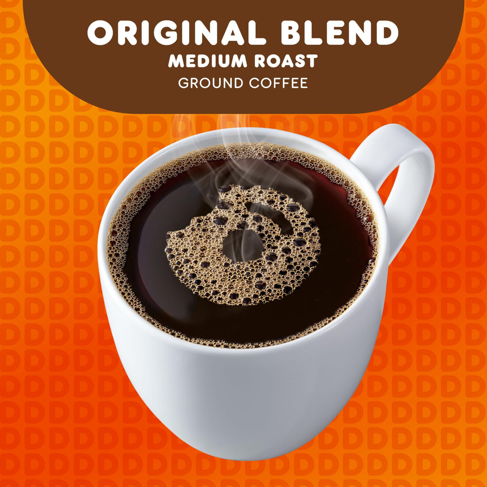 Dunkin’ comparación de tamaño con manos y taza para escala visual