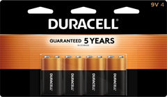 Duracell Coppertop 9V paquete frontal mostrando cantidad y marca para seguridad doméstica