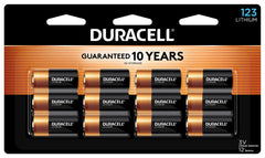 Duracell CR123A empaque frontal mostrando 12 pilas y almacenamiento seguro