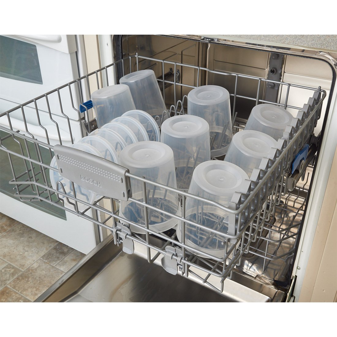 DuraHome soup-filled container with lid displaying clear visibility and portioning