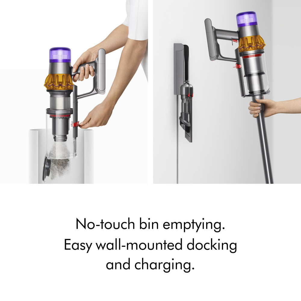 Dyson V15 junto a mano para comparar tamaño y portabilidad