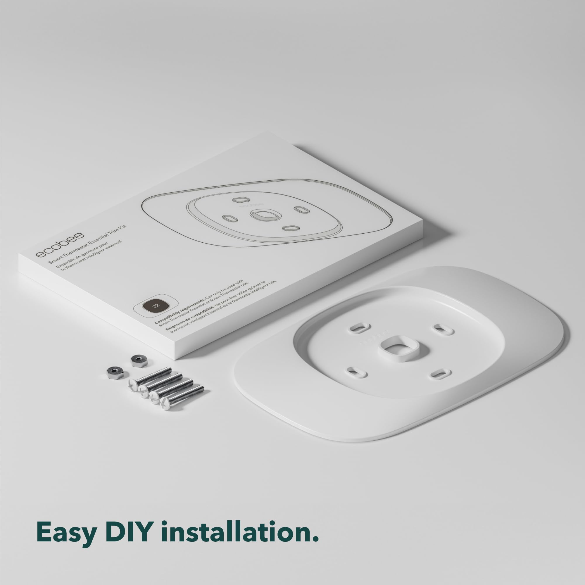 ecobee trim plate en uso con Smart Thermostat Essential asegurando cobertura de huecos