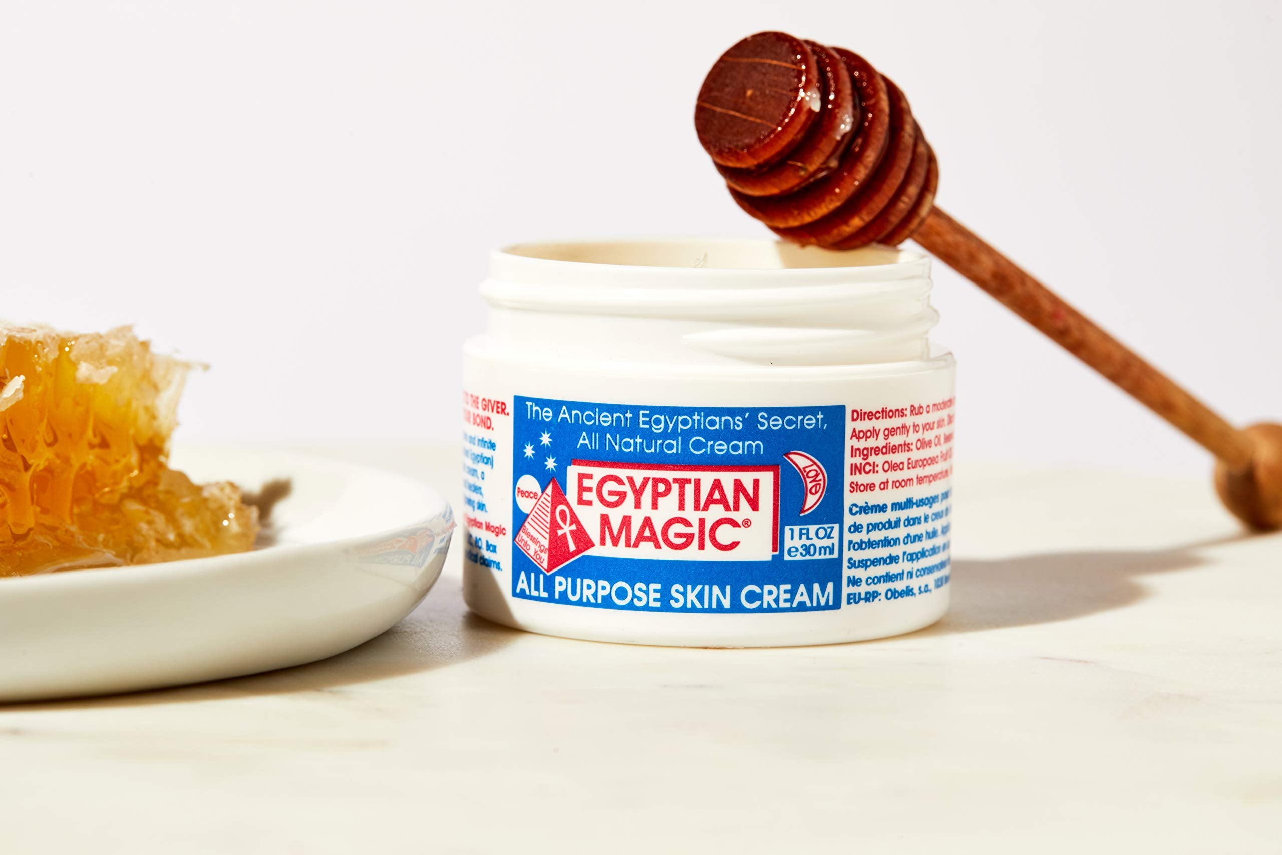 Egyptian Magic uso en manos para prevenir sequedad y proteger piel