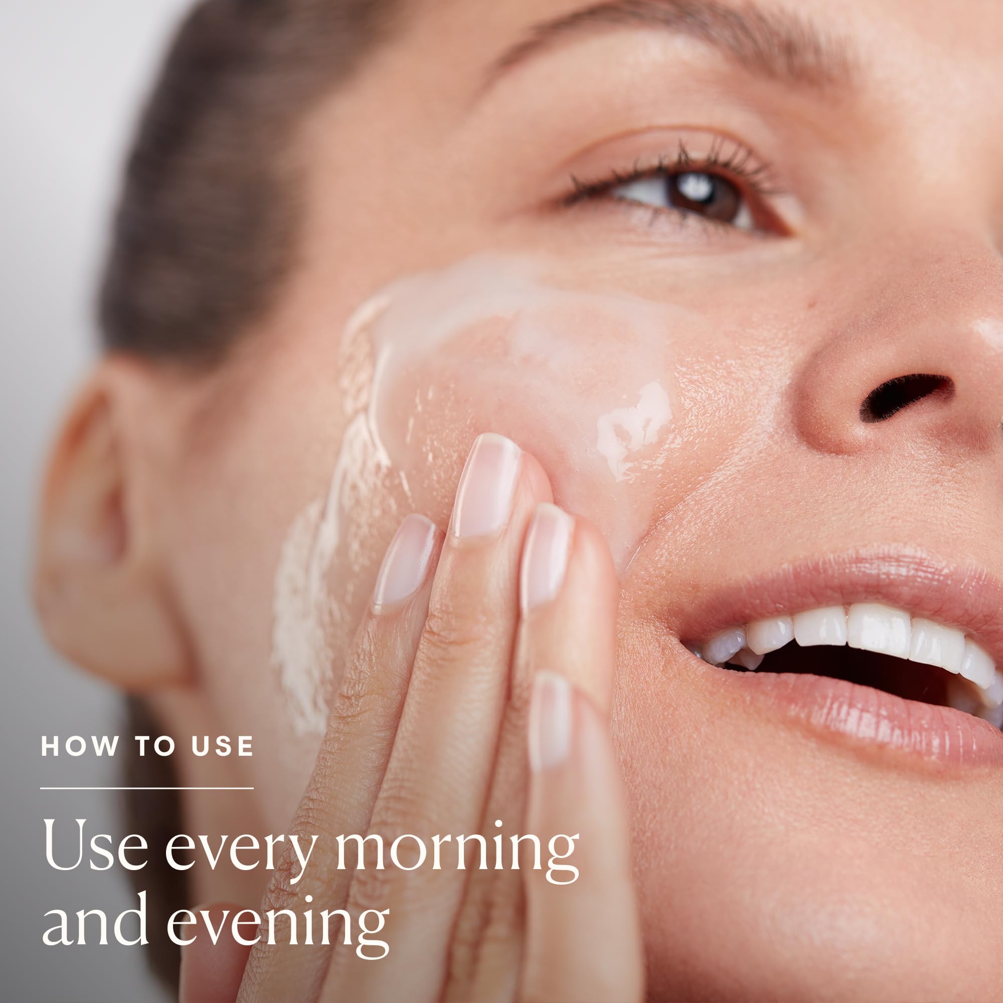 ELEMIS producto junto a regla para comparar tamaño y enfoque práctico