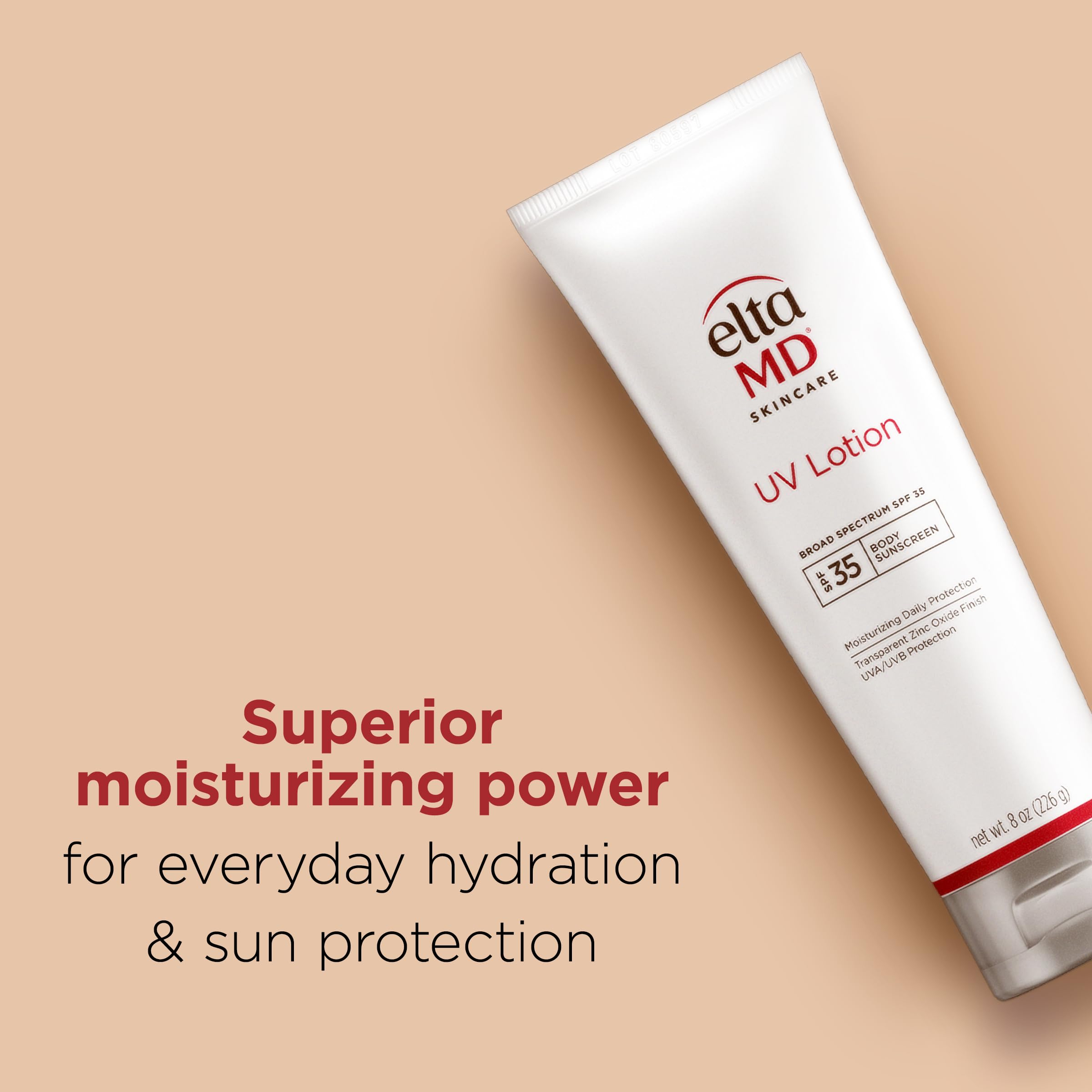 Aplicación facial de EltaMD UV Lotion, protección sin residuo