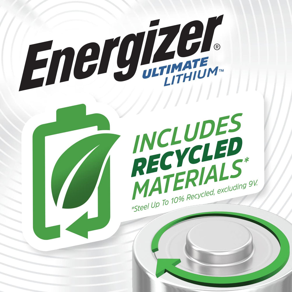Energizer pila AAA alimentando linterna en exterior para uso confiable