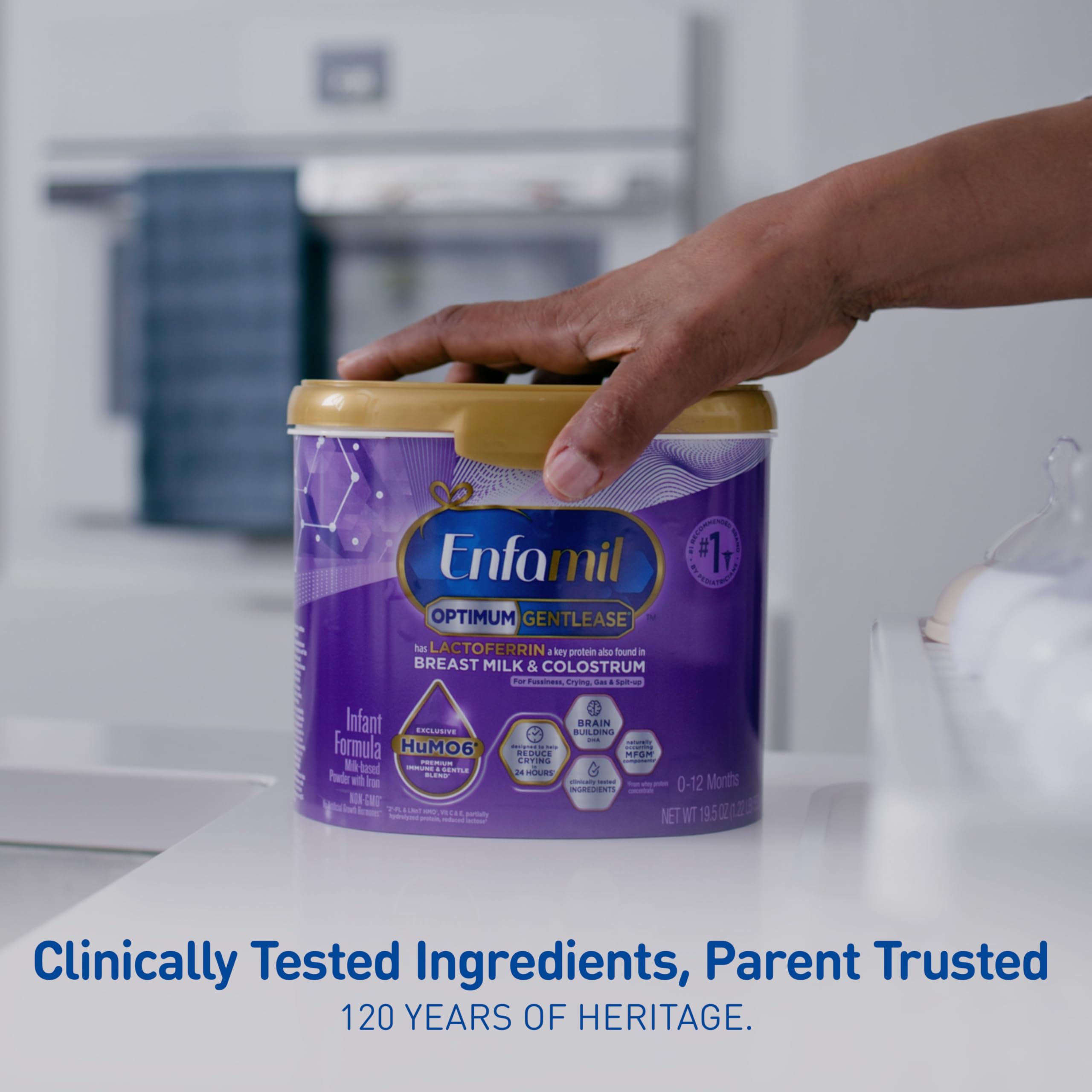 Enfamil biberón preparado ofreciendo una alimentación cómoda