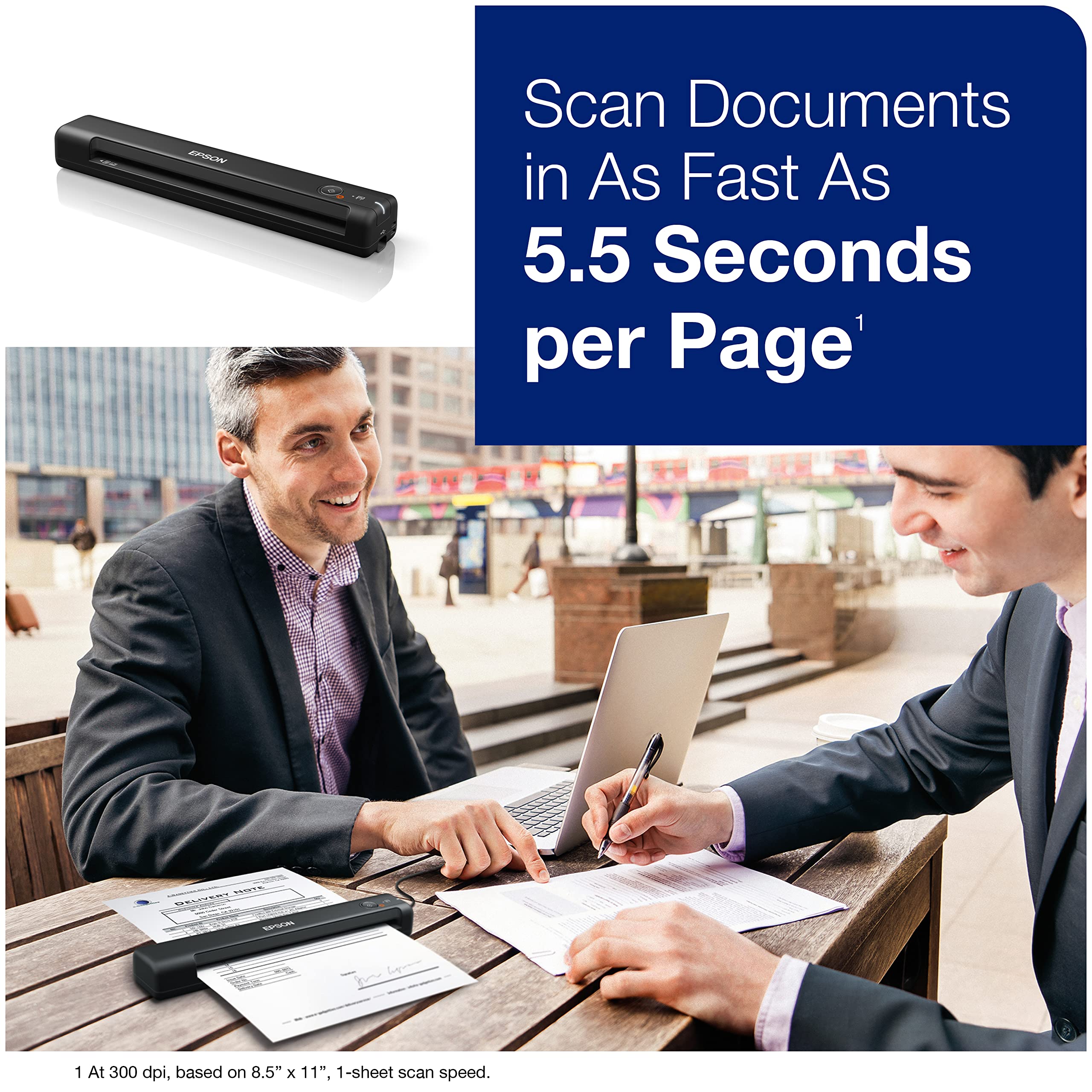 Epson ES-50 comparación de tamaño junto a una libreta para contexto de escala
