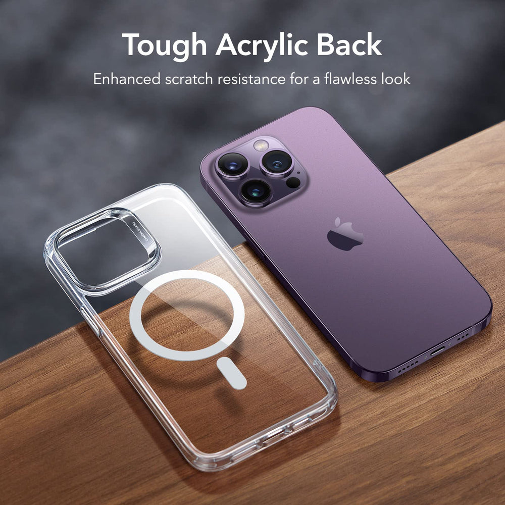 ESR funda junto a iPhone para comparar tamaño y ajuste preciso