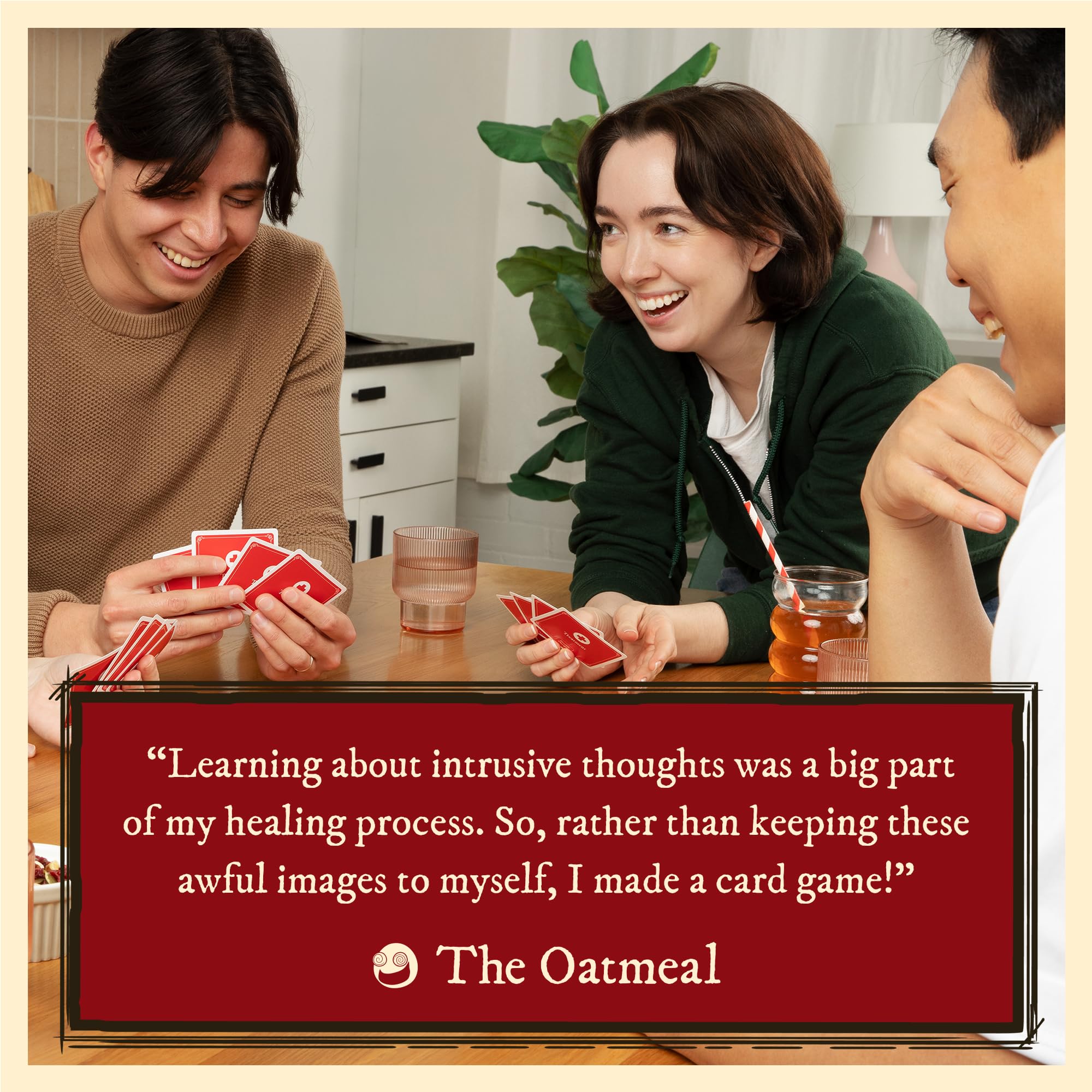 Exploding Kittens juego en una fiesta, sugiere ambiente ideal para reuniones
